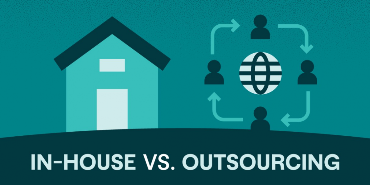 The Ultimate Guide: Choosing Between In-House and Outsourced Digital Marketing Services